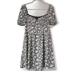 Storia Dress Size M Floral Colorful Babydoll Puff Sleeve Short‎ Feminine Lined